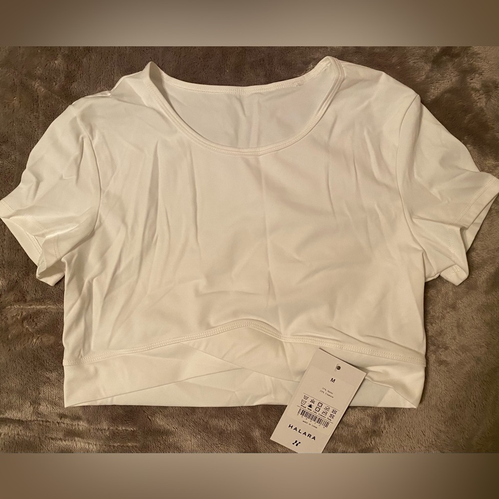 COPY - 🤍Softlyzero™ Crossover Hem Cropped Sports Top🤍